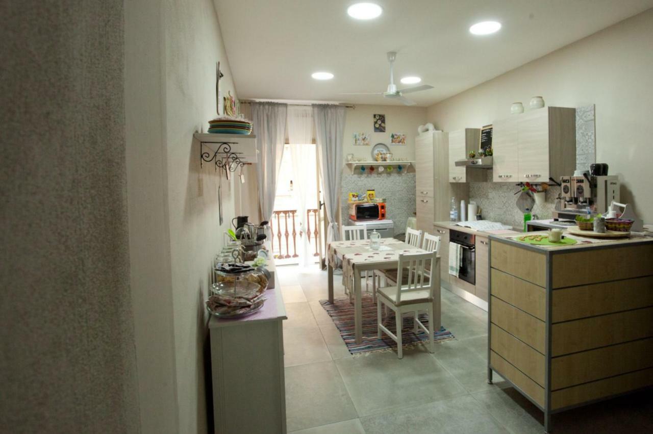B&B Cara Napoli ภายนอก รูปภาพ