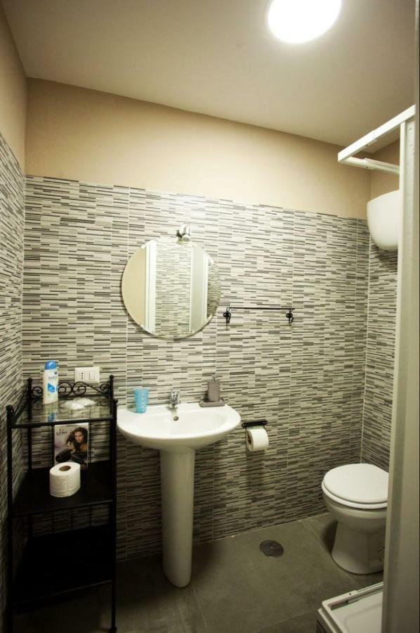 B&B Cara Napoli ภายนอก รูปภาพ
